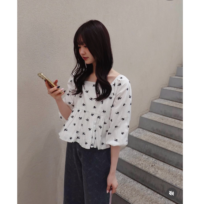 Kas2026夏季 甜美减龄复古方领刺绣花柄高腰娃娃衫