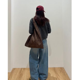 DC2025秋冬 简约大气单肩包 大容量A4背心式