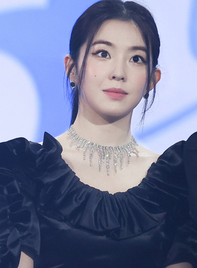 裴珠泫同款重工时尚年会礼服颈链