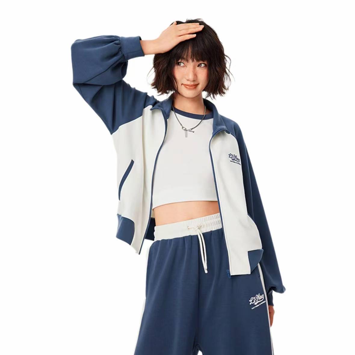 李宁女子帽衫时装周走秀款反伍迪斯尼联名潮流时尚训练连帽卫衣 1