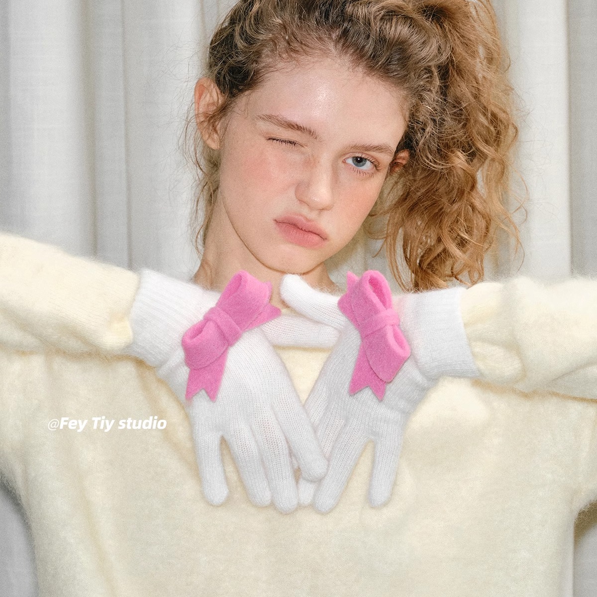 可爱兔毛蝴蝶结手套秋冬保暖