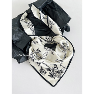 春秋2025新款 手绘铅笔花三角巾 丝巾裙帘多功能女 高品质 feytiy