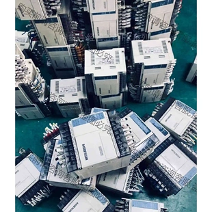 正常拆機(jī) 工廠倒閉 成色漂亮都有 包好 FX1S準(zhǔn)新十幾臺(tái) 議