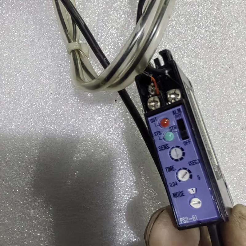 议价二手拆机基恩士KEYENCE光纤放大器PS2-61，带PS-
