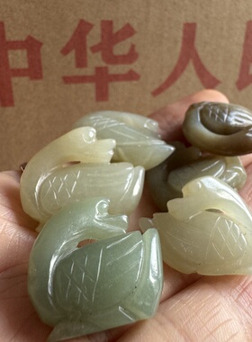 库存几十年天然和田玉小鹅挂件吊坠玉佩小件料子润单个价