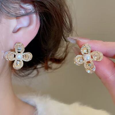 【呼呼专享】原创设计锆石花朵耳环女珍珠镶嵌小众精致百搭耳钉