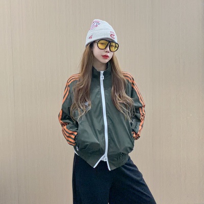 2026新款韩版宽松休闲百搭外套女夹克上衣潮防晒薄款三条杠运动衣