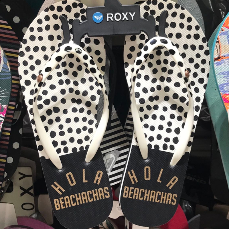 度假波点ROXY专柜女士舒适平底潮牌速干防滑黑白字母人字拖现货