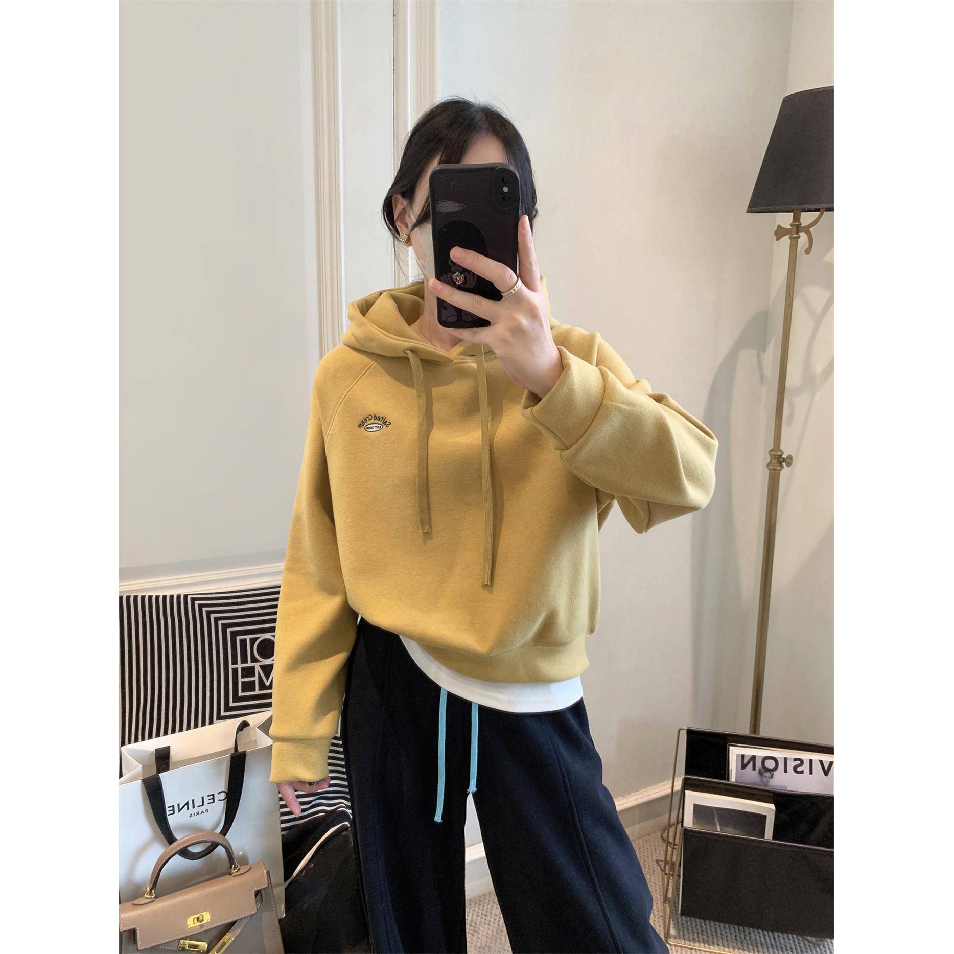 加绒卫衣女秋冬季2025新款女装韩版时尚短款抽绳连帽插肩袖上衣女