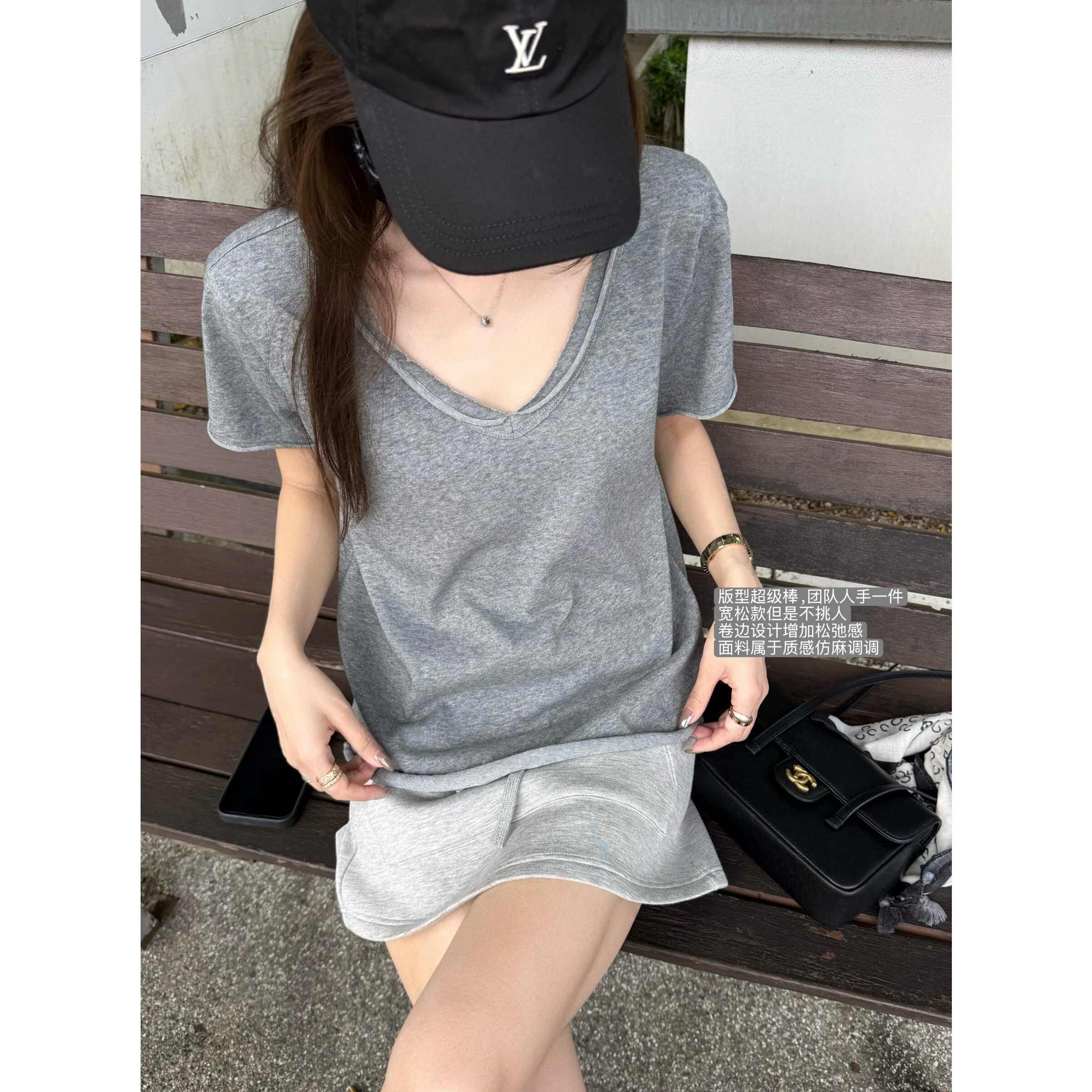 集体自留'作弊卷边tee'大v领松弛慵懒淡人藏肉显瘦短袖T恤上衣女