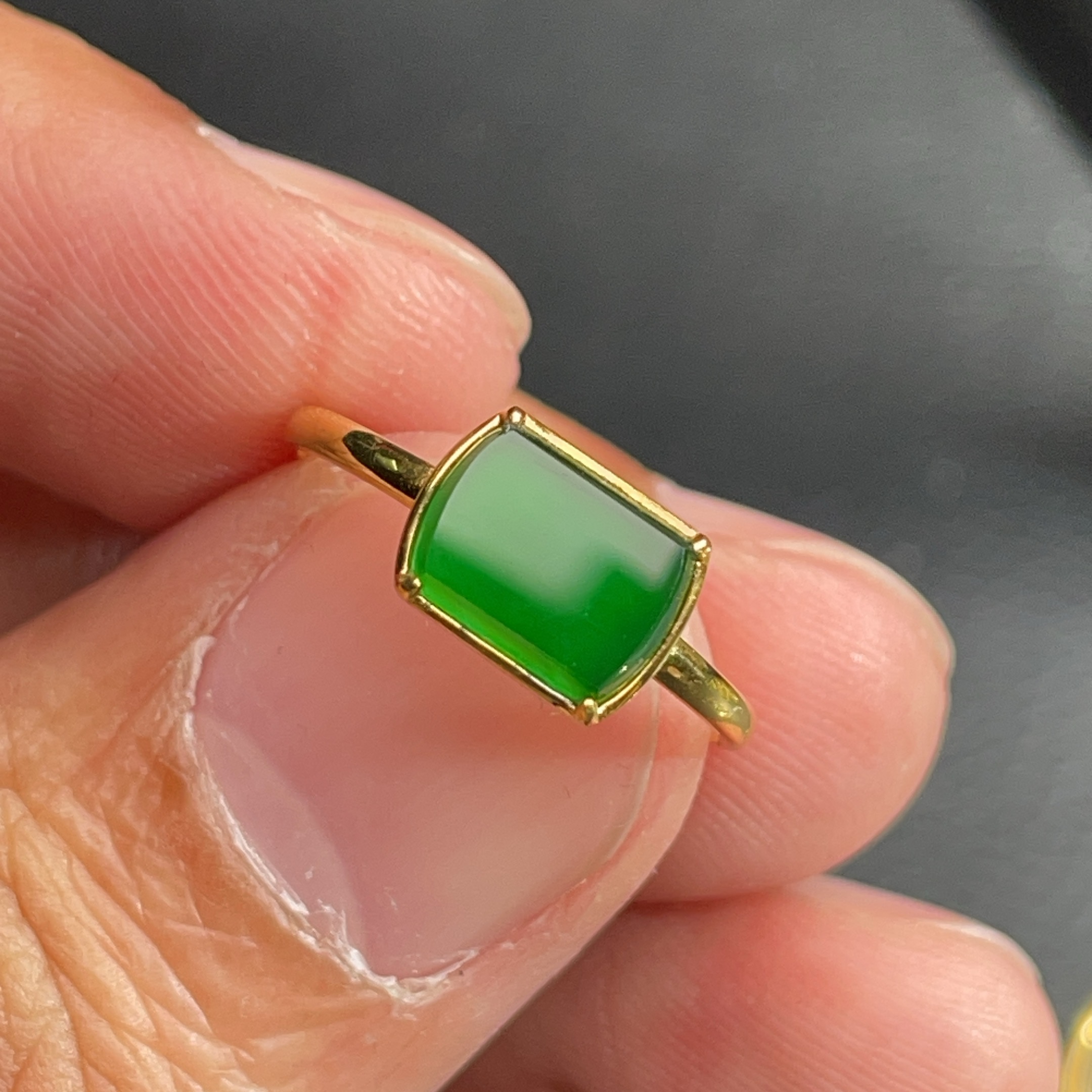 18K金天然翡翠A货-1580马鞍满绿戒指镶嵌珠宝玉石阳绿气质包边