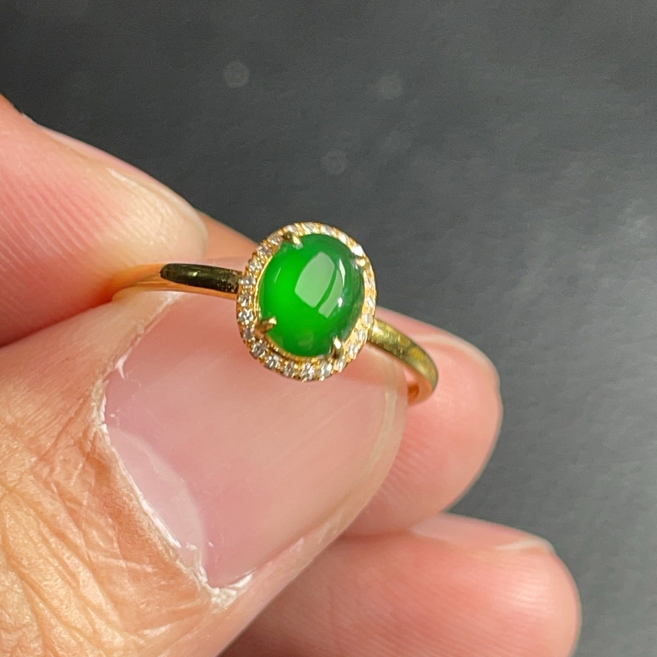 18K金天然翡翠A货1880蛋面戒指钻石满绿K黄镶嵌阳绿珠宝玉石高冰