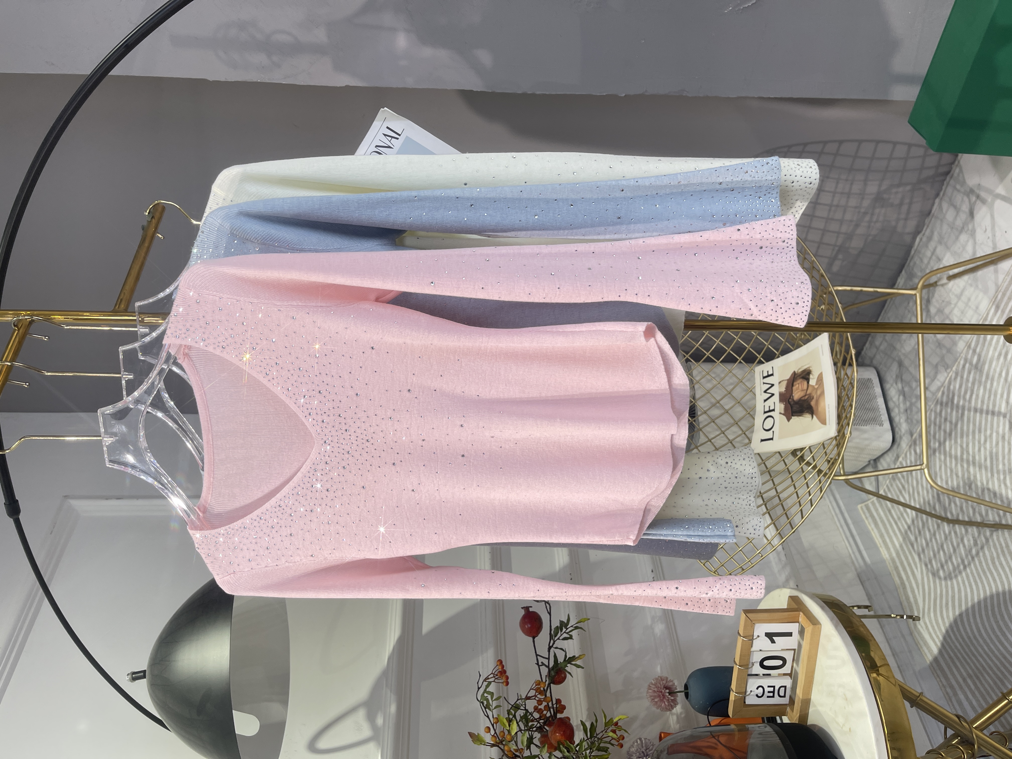 2025秋季新款重工烫钻v领针织衫女修身显瘦百搭长袖上衣网红同款