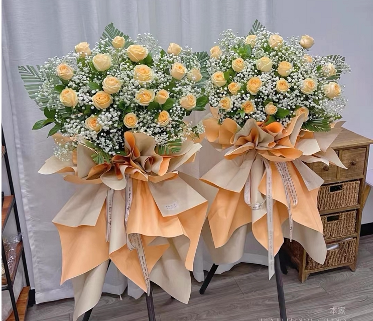 一对香槟玫瑰满天星开业花篮乔迁庆典用花福州同城送花上门