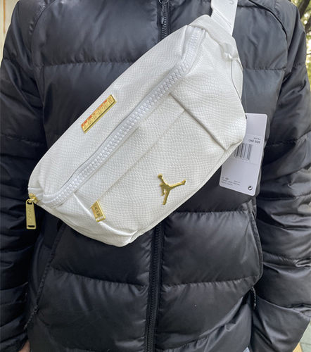 耐克黑色休闲胸包腰包