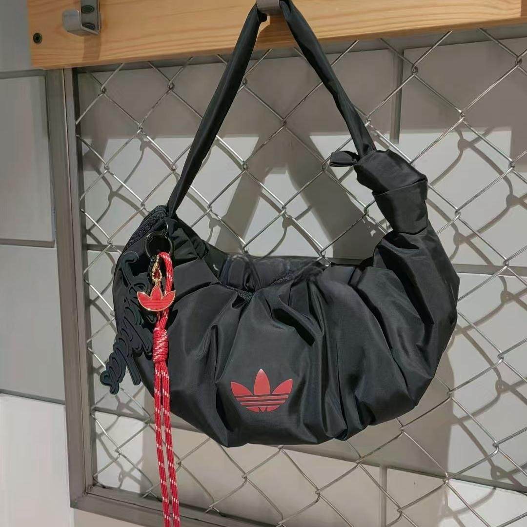 运动休闲单肩包斜挎包