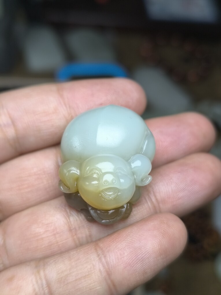 和田玉糖料十二生肖猪挂件吊坠财运亨通