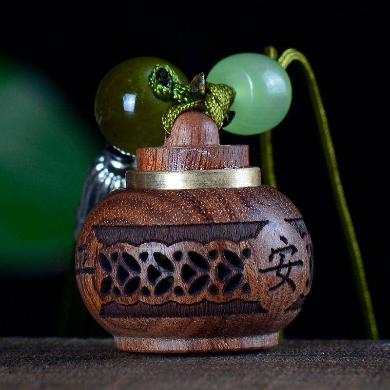 花梨木镂空香囊球香丸藏香随身佩