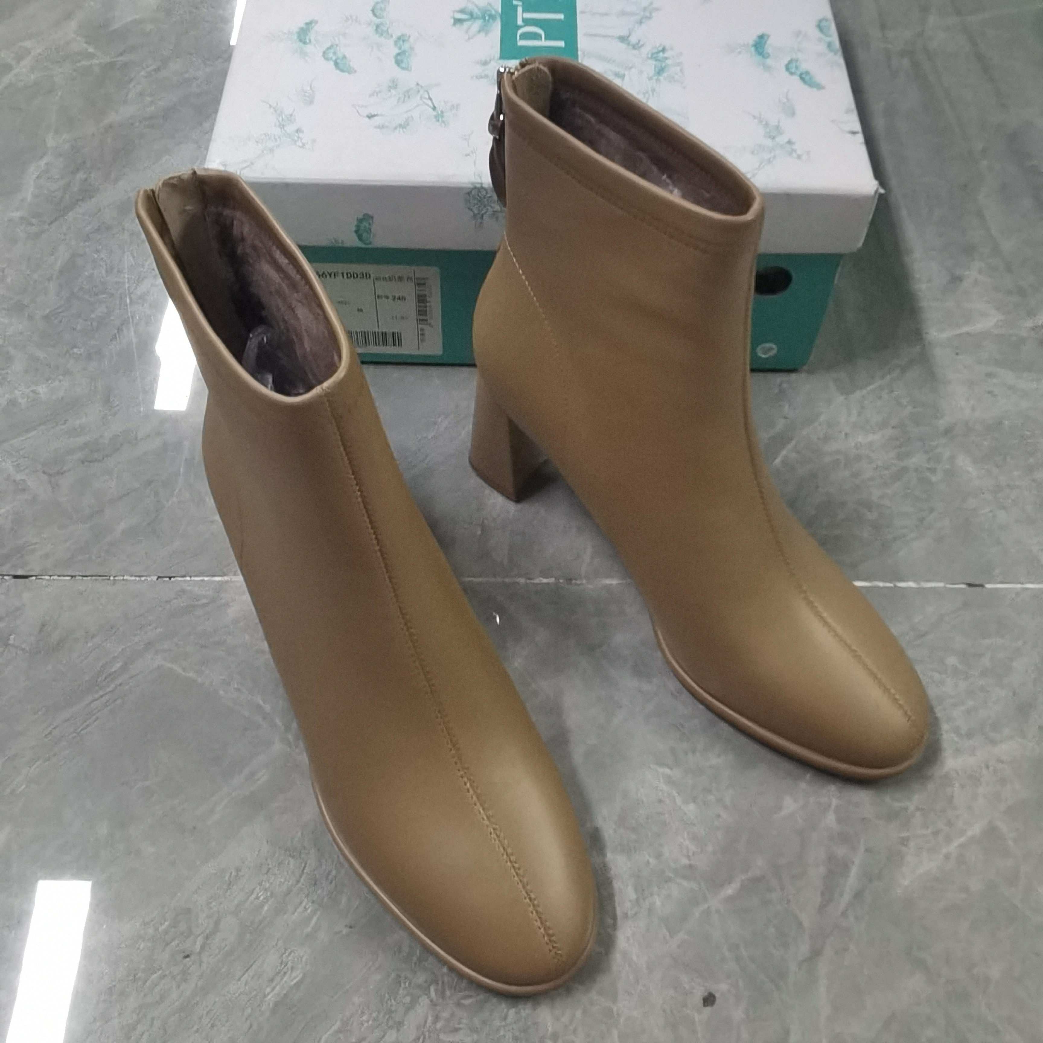 品牌正品断码时尚百搭休闲圆头粗跟羊皮女短靴23866奶茶色39.40