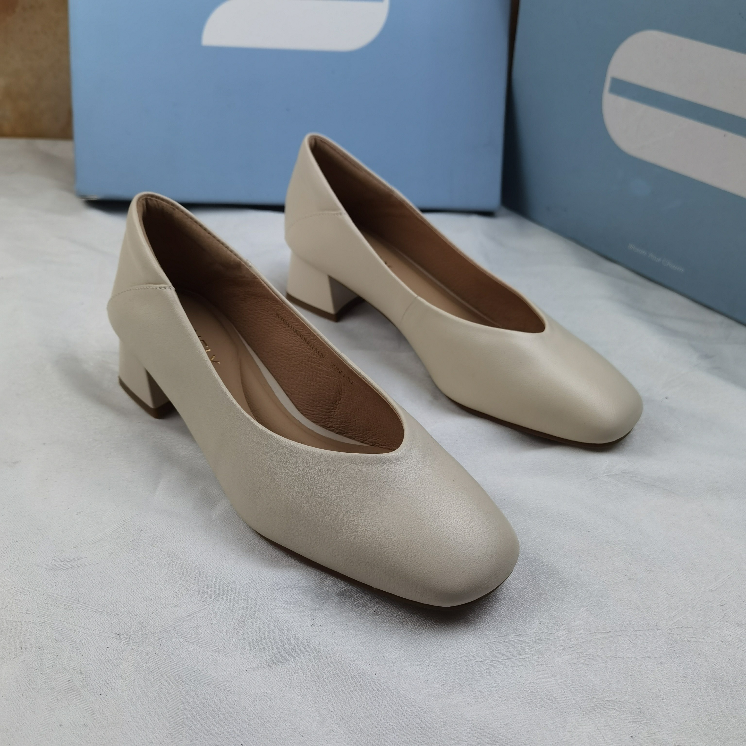 品牌正品商场同款新款女鞋休闲鞋单鞋女鞋平底41069米色35码,女鞋,浅口单鞋,淘宝优惠券,粉丝福利购,淘宝优惠卷