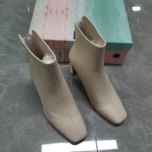 品牌正品断码撤柜时尚百搭休闲方头粗跟羊皮女短靴2D030米白色34