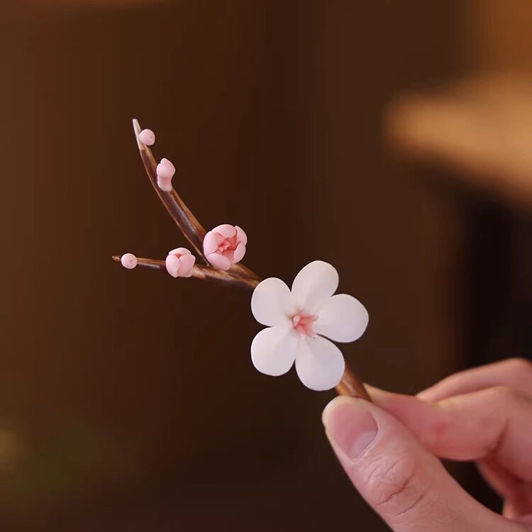 陶瓷梅花仿真花笔架茶宠摆件