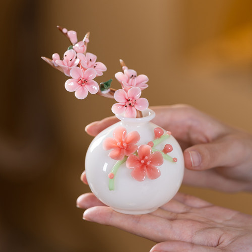 陶瓷冰种璞玉手工捏花梅花瓶