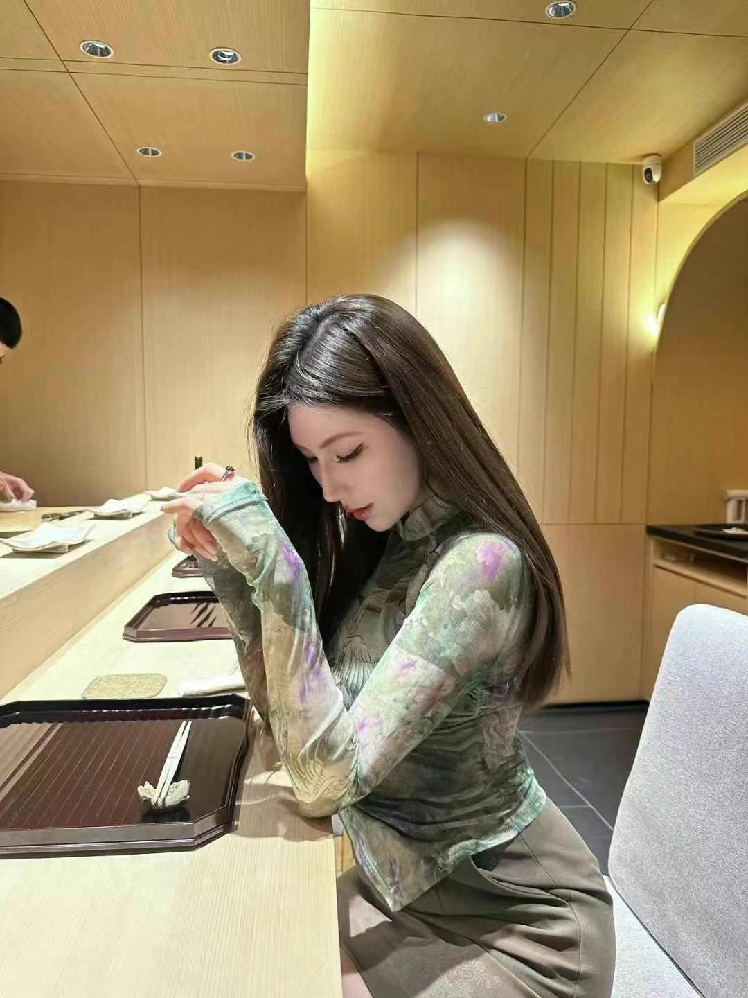 价格咨询.欧洲站设计师原创复古赫本风女装走秀款高定制上衣