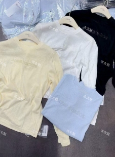 女装 2026早春新款 T恤女上衣ins打底衫 圆领长袖 字母重工装 饰百搭款