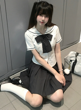 花千猪新品 小襟衬衫 学院风山道线短袖jk制服白色水手领短款上衣