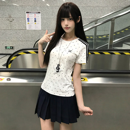 花千猪新品 翼点点T恤  波点条纹圆领上衣jk制服休闲风百搭款短袖
