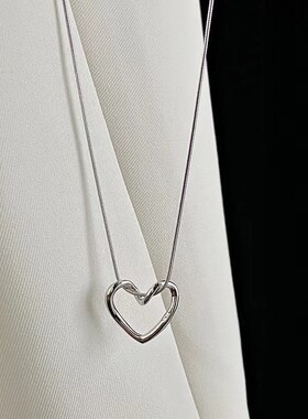 小众爱心镂空项链女ins吊坠锁骨链简约设计感日韩百搭2023年新款