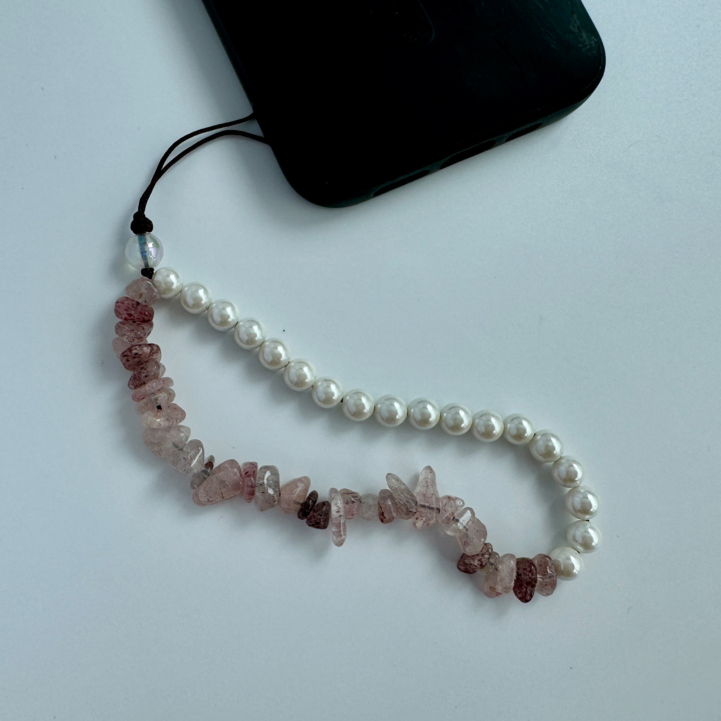 原创手机链挂手腕款天然珍珠挂件草莓晶挂饰女高级手机壳挂绳礼物