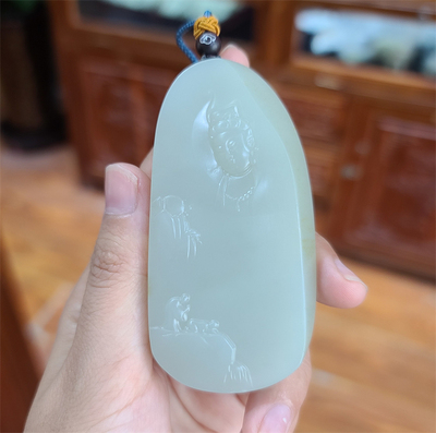 小石头和田玉籽料吊坠