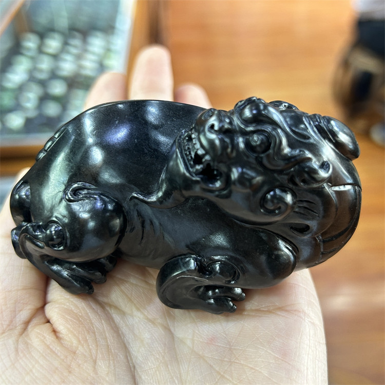 新疆和田墨玉籽料貔貅摆件 平安无事牌把件 xx12135