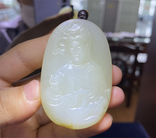 小石头和田玉籽料挂件