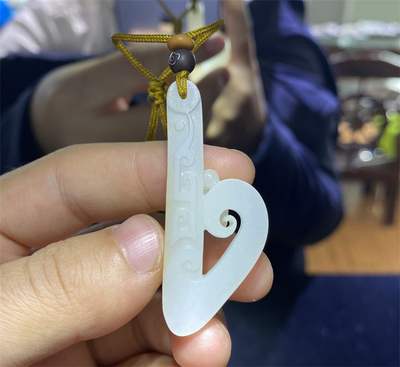 小石头和田玉挂件籽料