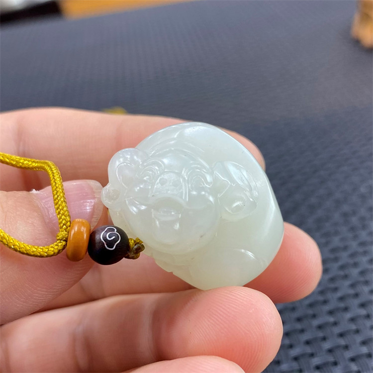 新疆和田白玉籽料生肖猪挂件吊坠宝宝锁平安扣观音佛手镯ld05010
