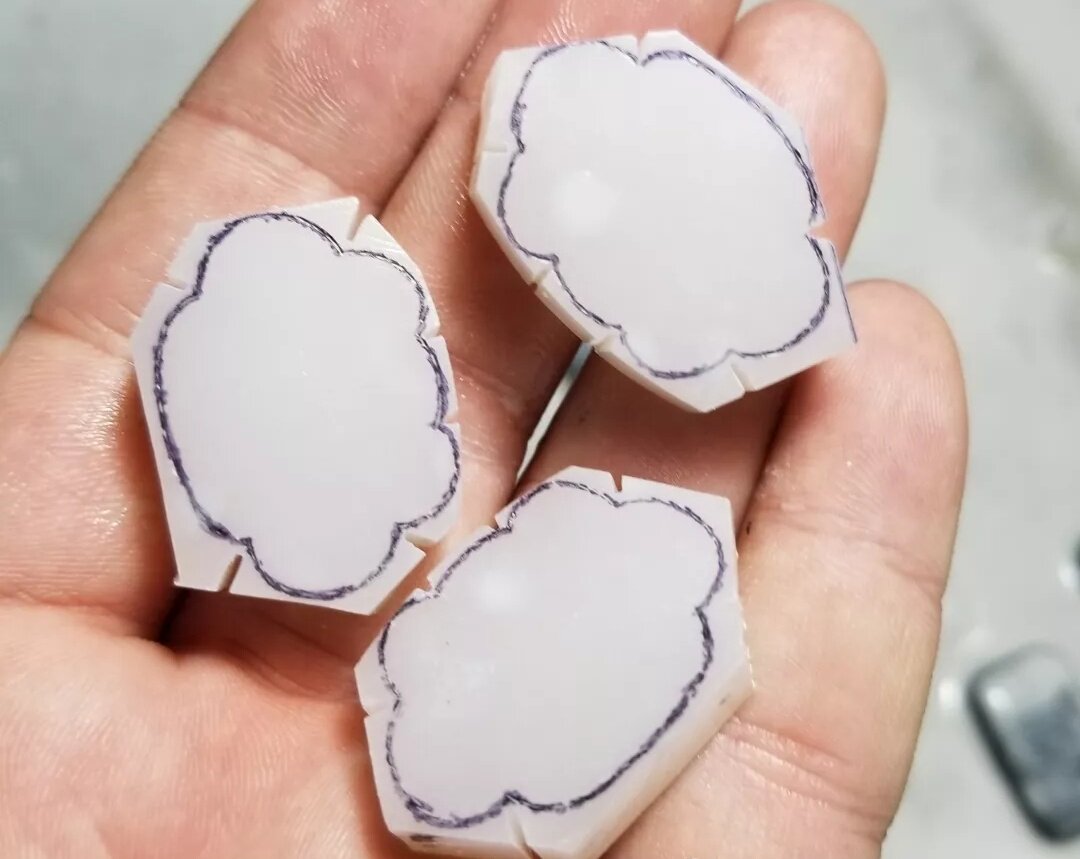 羊脂玉籽料宝宝锁雕刻过程