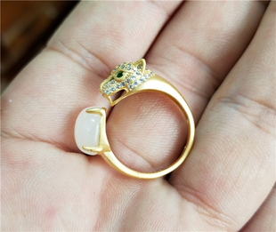 豹子戒指---古法黄金镶嵌工艺----新疆和田玉白玉指环挂件吊坠