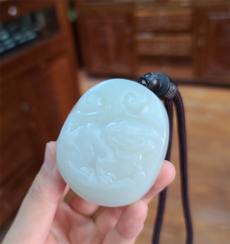 新疆和田白玉籽料貔貅手把件观音佛宝宝锁xx12038