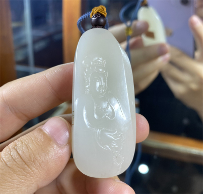 小石头和田玉挂件籽料