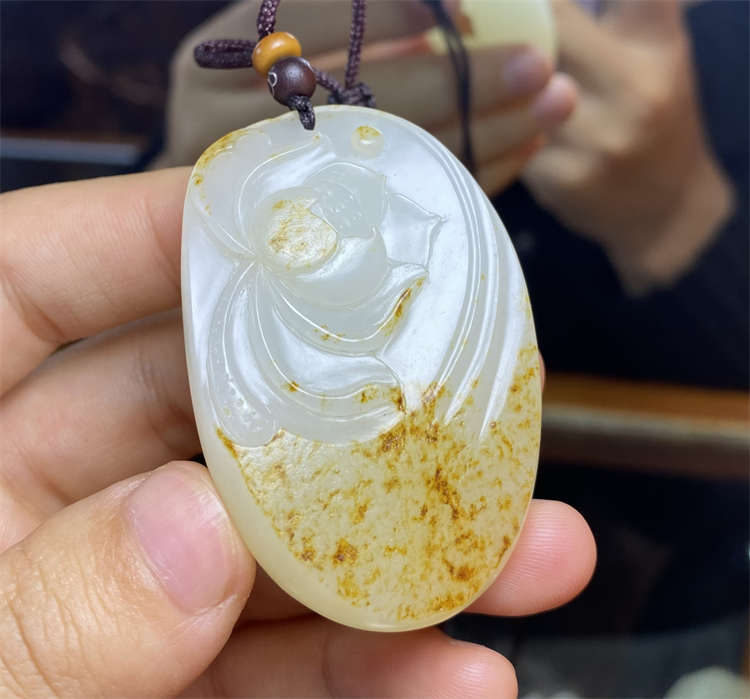 新疆和田玉白玉籽料荷花挂件吊坠宝宝锁平安扣戒指耳坠 xx04033