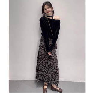 套装女初秋穿搭一整套时尚高级感小香风黑上衣豹纹半身裙子两件套