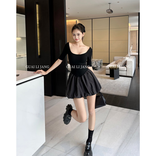 怪力酱黑色芭蕾风掐腰连衣裙子