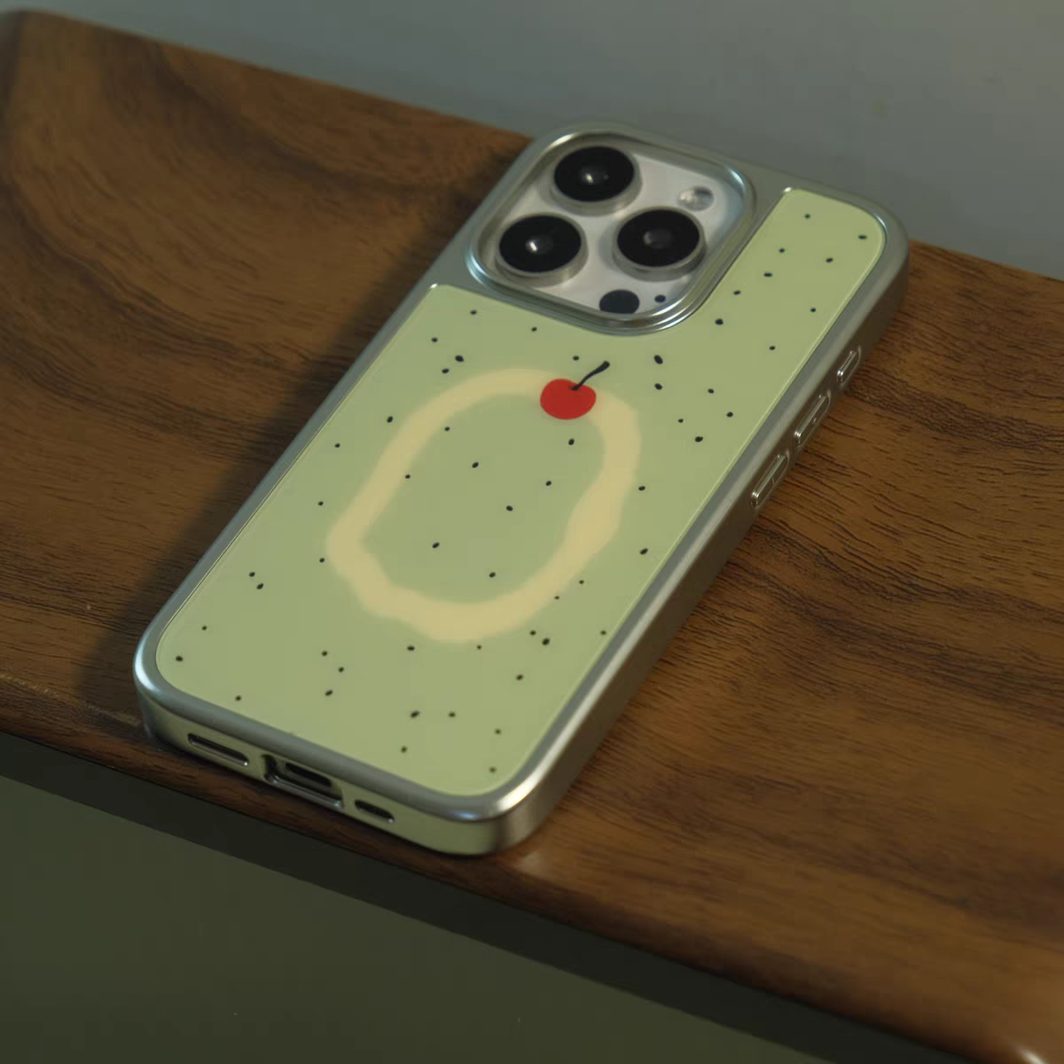 ins夏日樱桃点点电镀银边适用苹果iPhone17promax手机壳16pro小米14Pro保护套华为mate60P70防摔三星S23软壳