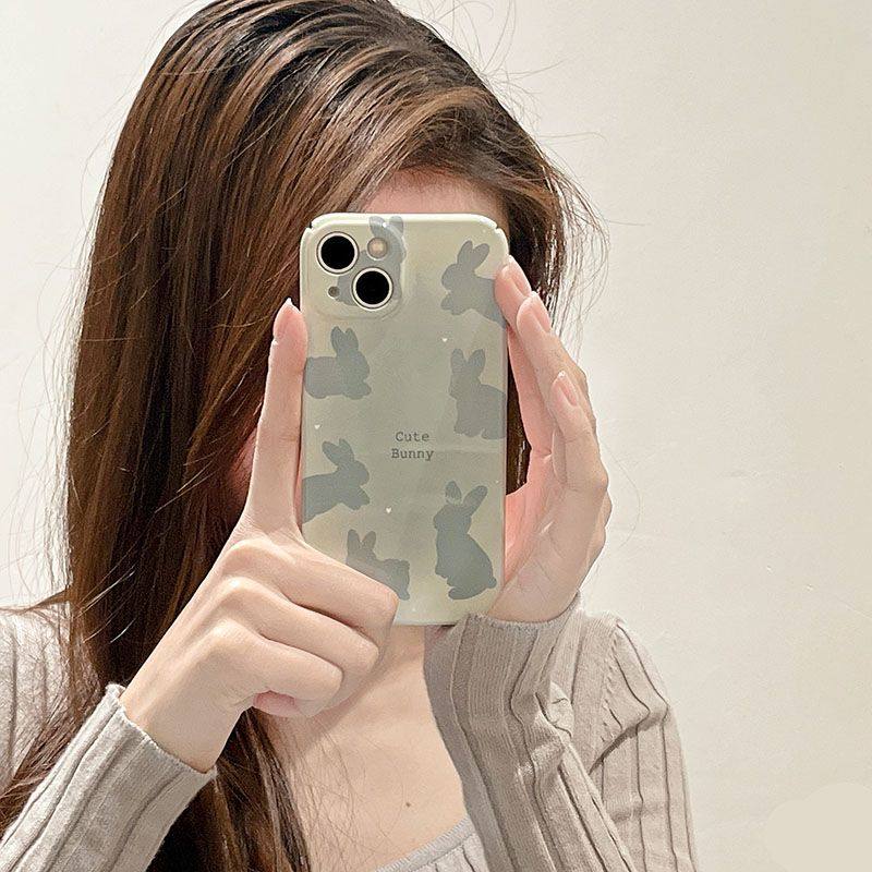 蓝色兔子适用于苹果15promax手机壳iPhone13个性菲林11高级感12华为mate60小米14plus艺术韩国油画小众创意