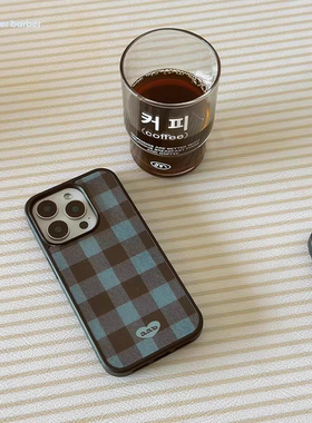 复古棕蓝格子黑边磁吸适用于苹果iPhone17promax手机壳16pro小米15Pro保护套华为mate60P70防摔三星S23软壳