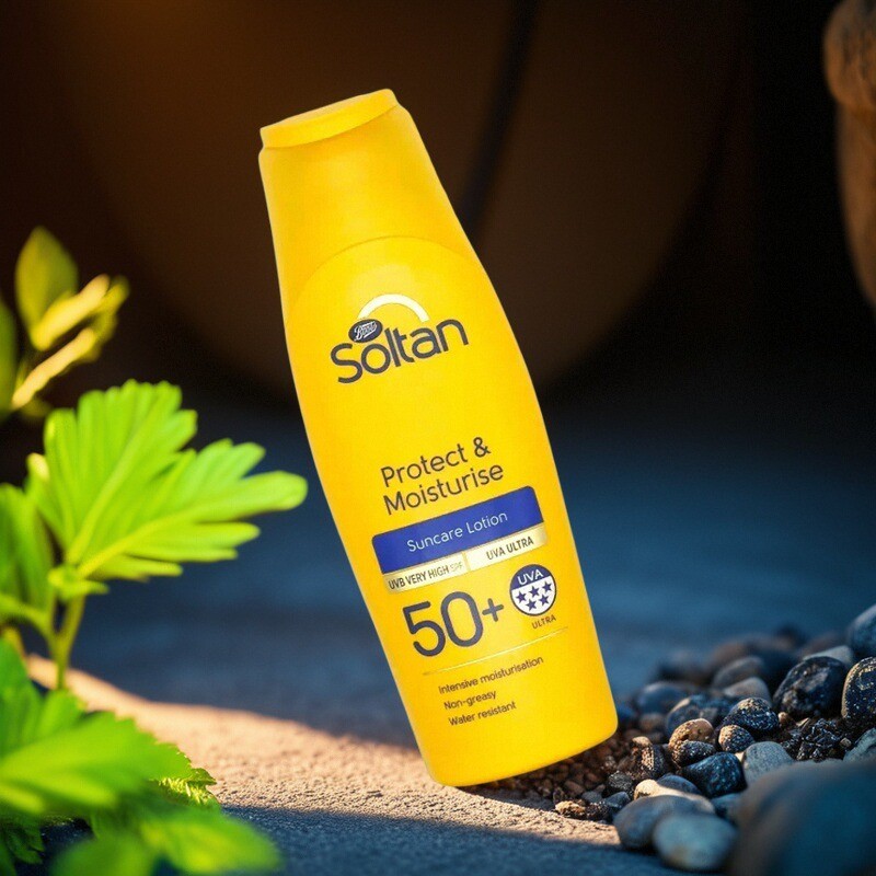 英国boots soltan防晒霜油皮痘痘肌清爽不油腻成人防晒乳液SPF50+