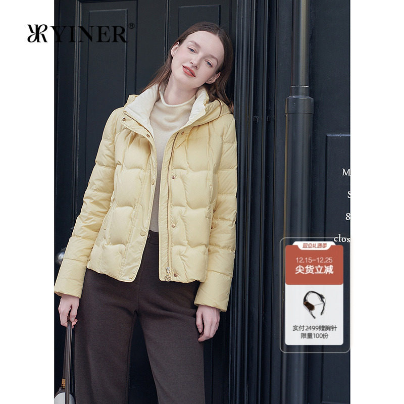 YINER音儿专选女装冬季时尚减龄短款0压感轻薄保暖连帽羽绒服
